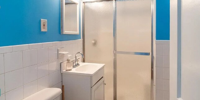 Building Photo - 122 Hillside St