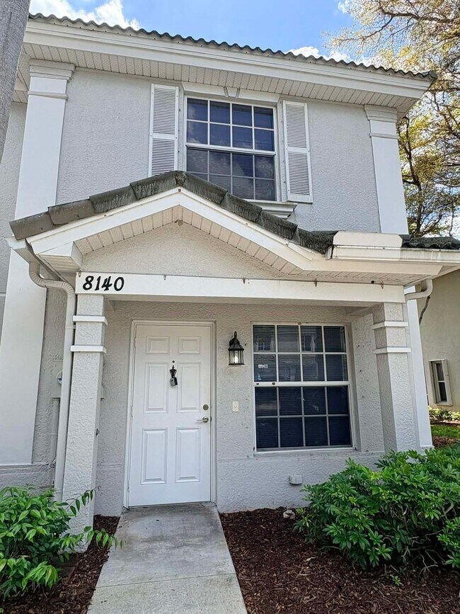 Building Photo - 2/2.5 Townhome in Fort Myers for Rent