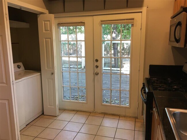 Building Photo - 4802 Clarkson Ave