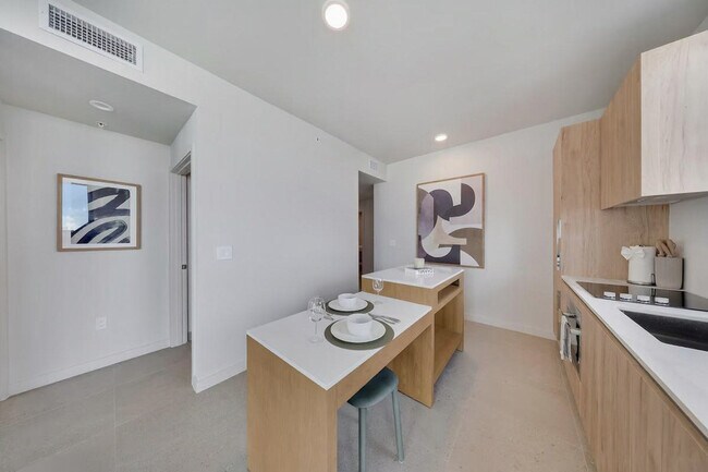 Building Photo - 698 N Miami Ave