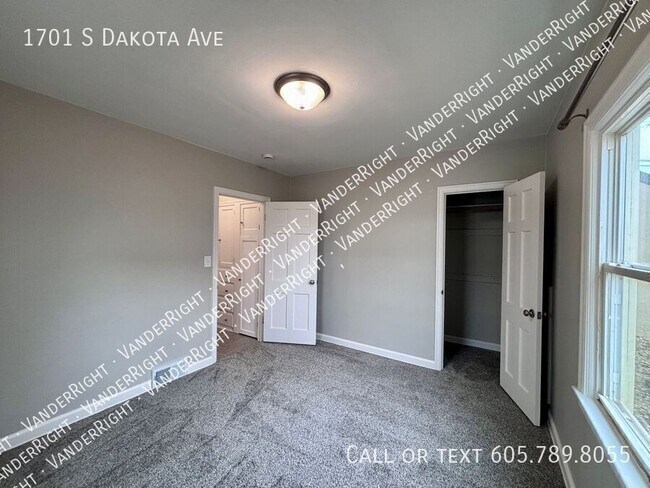 Building Photo - 1701 S Dakota Ave