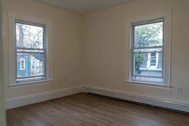 Building Photo - 22 Ashford St
