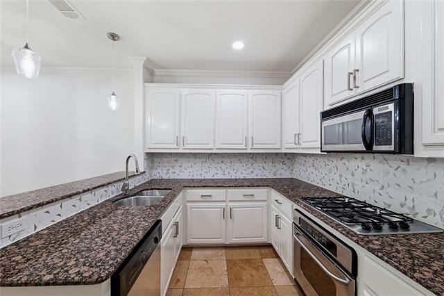 Building Photo - 4263 Towne Lake Ct