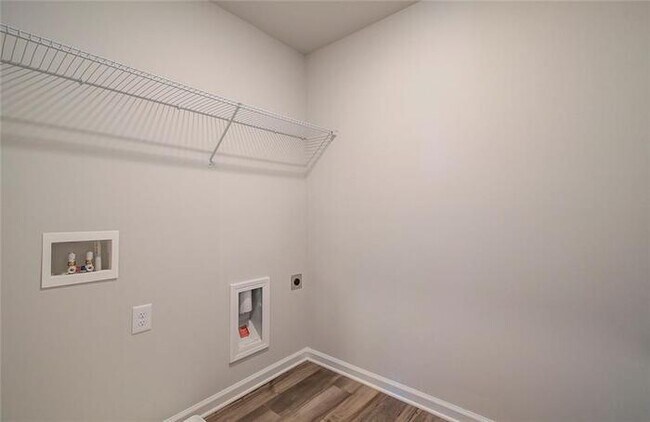 Building Photo - 324 Sterling Creek Wy