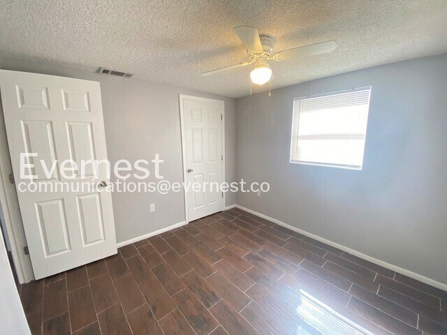 Building Photo - 6723 Ranchwood Loop