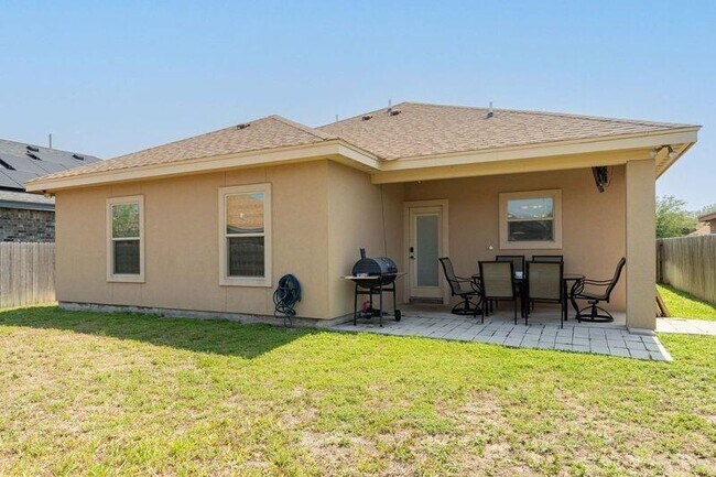Building Photo - 2912 Fuerte Ave