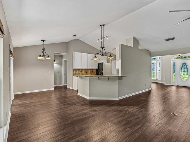 Building Photo - 6326 Glasgow Dr