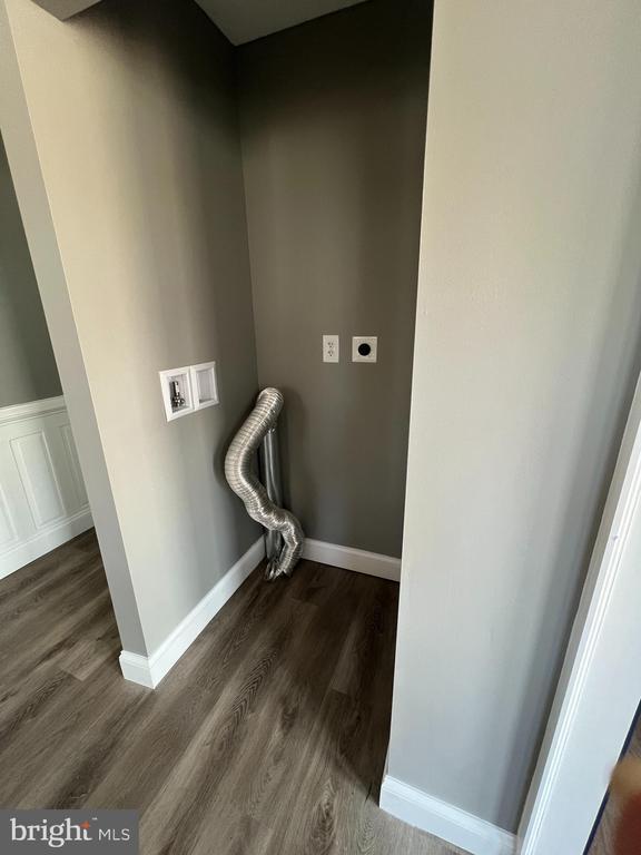 Building Photo - 7617 Old Plank Rd