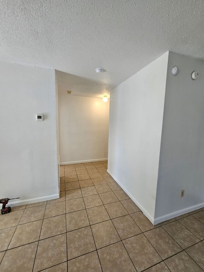 Building Photo - Moss Point 2 Bedroom