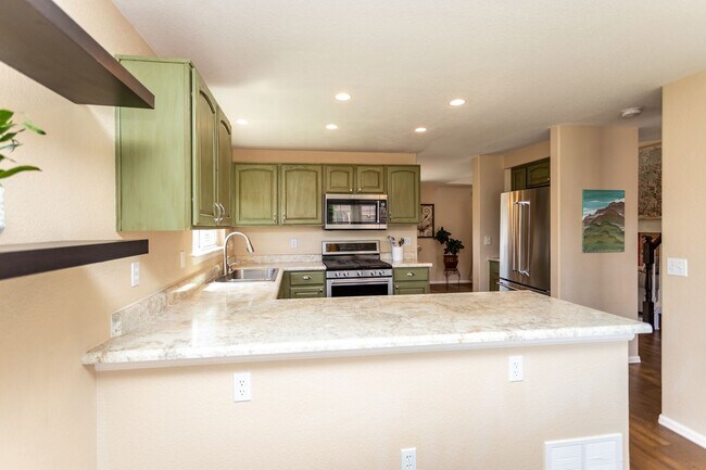 Building Photo - Spacious Corner Lot Gem in Ridgeview at St...