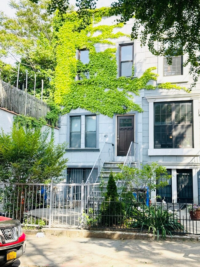 Building Photo - 40 Woodbine St