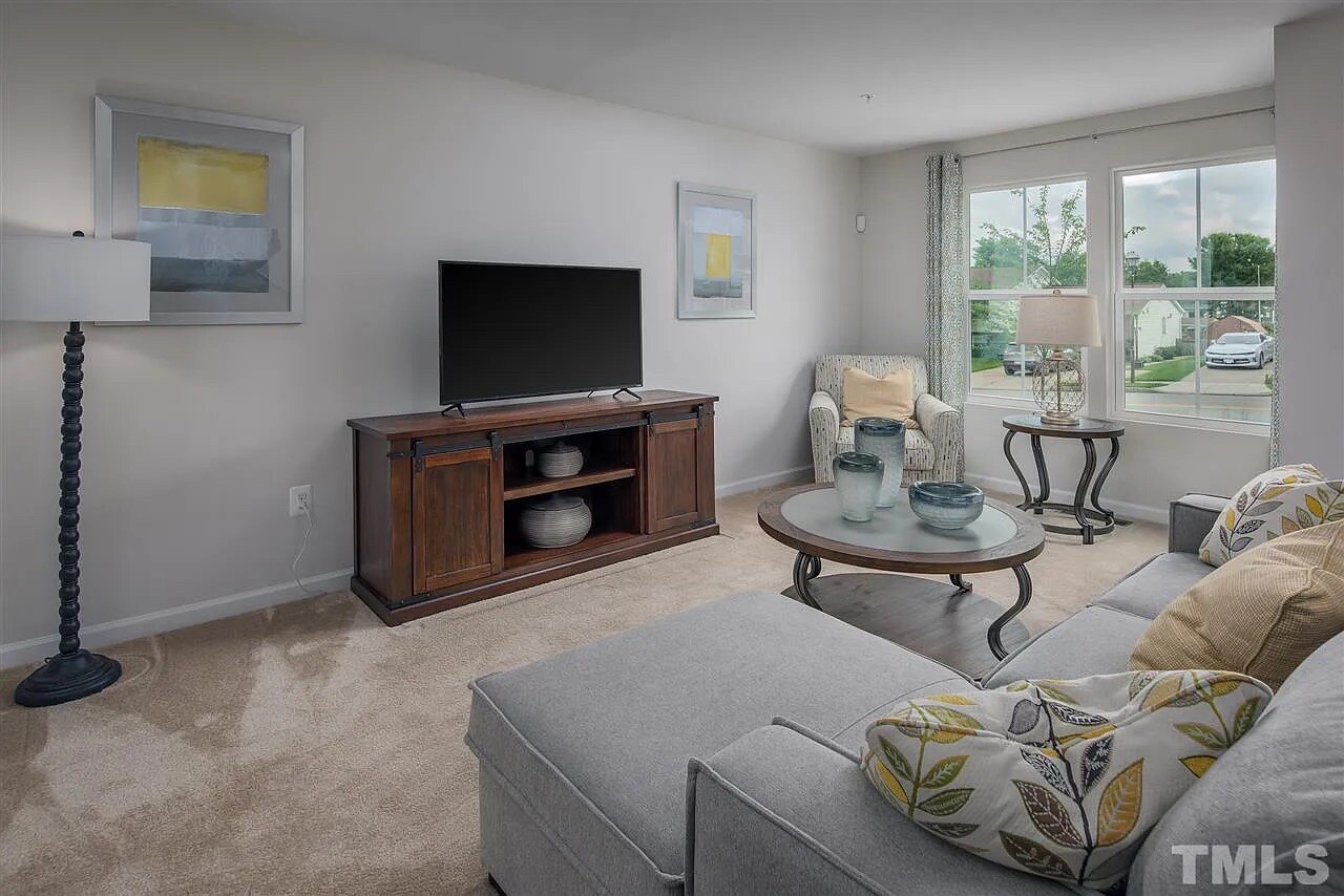 Building Photo - Room in Single Family Home on Bent Willow Dr