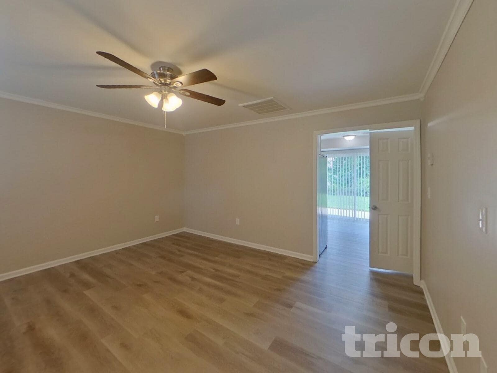 Building Photo - 9022 Jaldena Dr