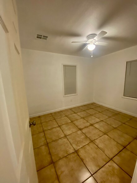 Building Photo - 2032 NE 16th Terrace
