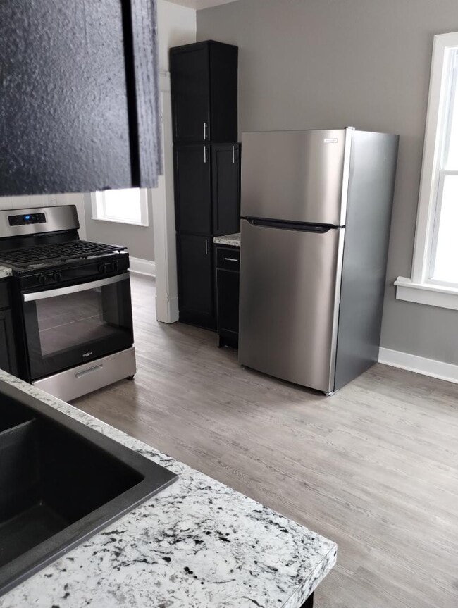 Building Photo - 2647 White St