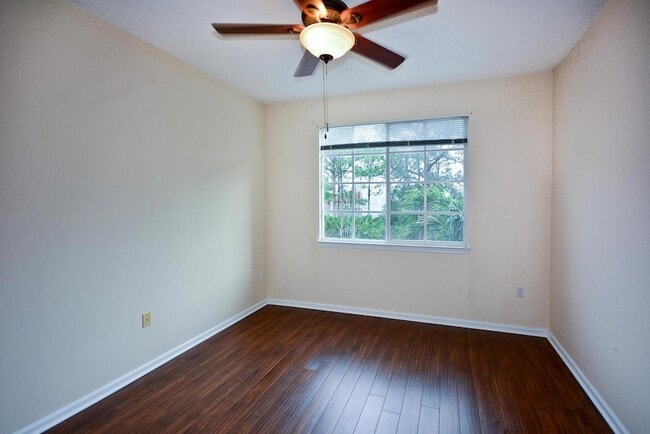 Building Photo - 6203 Myrtlewood Cir W