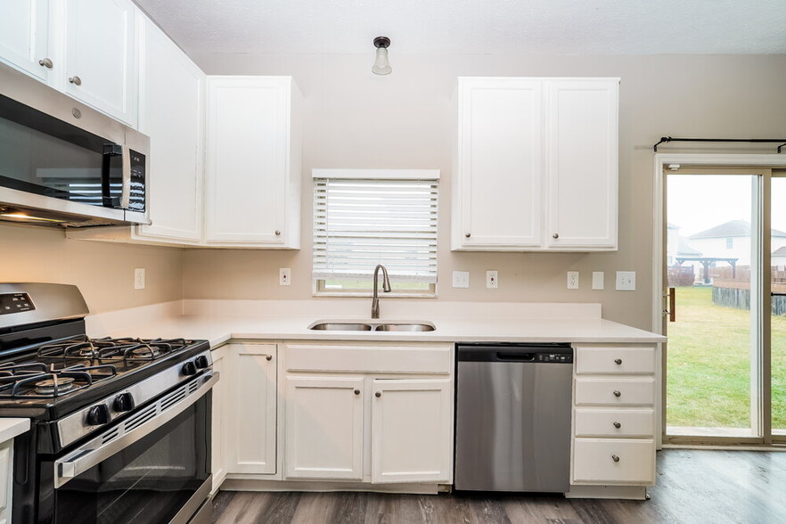 Building Photo - 925 Mahle Dr