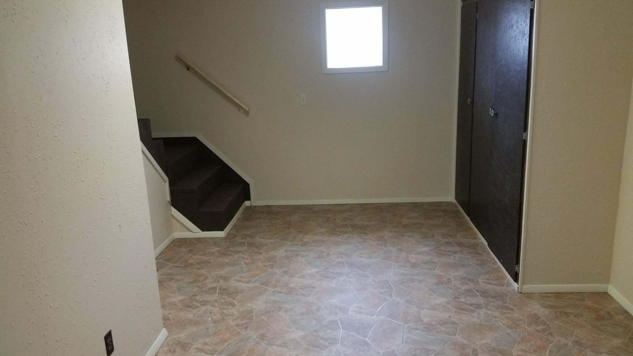 Building Photo - 211 10th Ave N