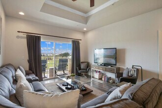 Building Photo - 1327 Seven Eagles Ct