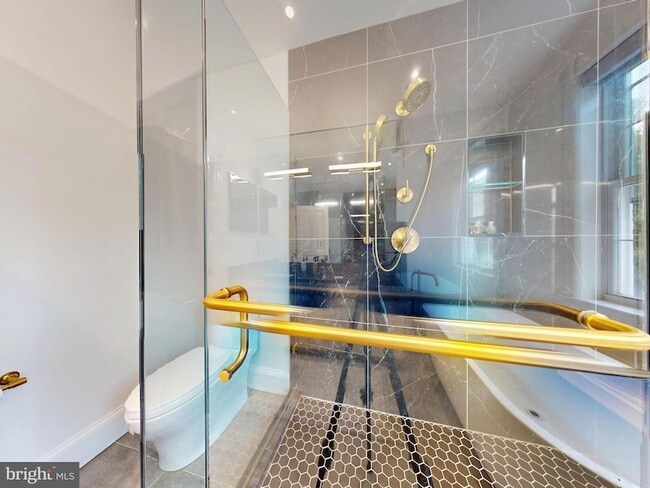 Building Photo - 1808 Riggs Pl NW