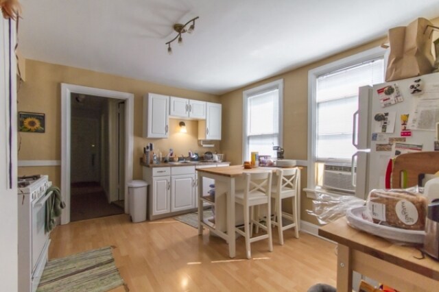 Building Photo - 2126 W Barry Ave