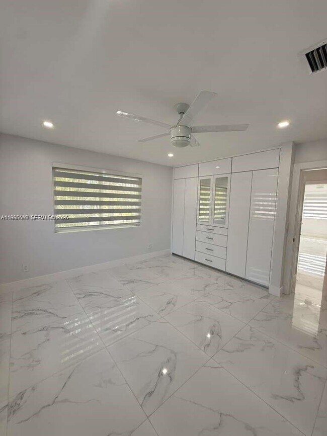 Building Photo - 19020 SW 91st Ave