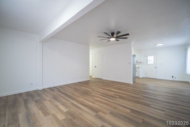 Building Photo - Versatile 3-Bedroom Home with Extended Spa...