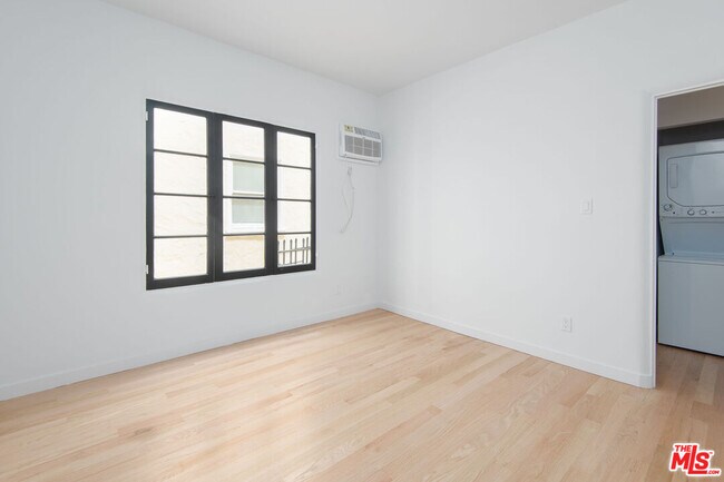 Building Photo - 409 N Genesee Ave
