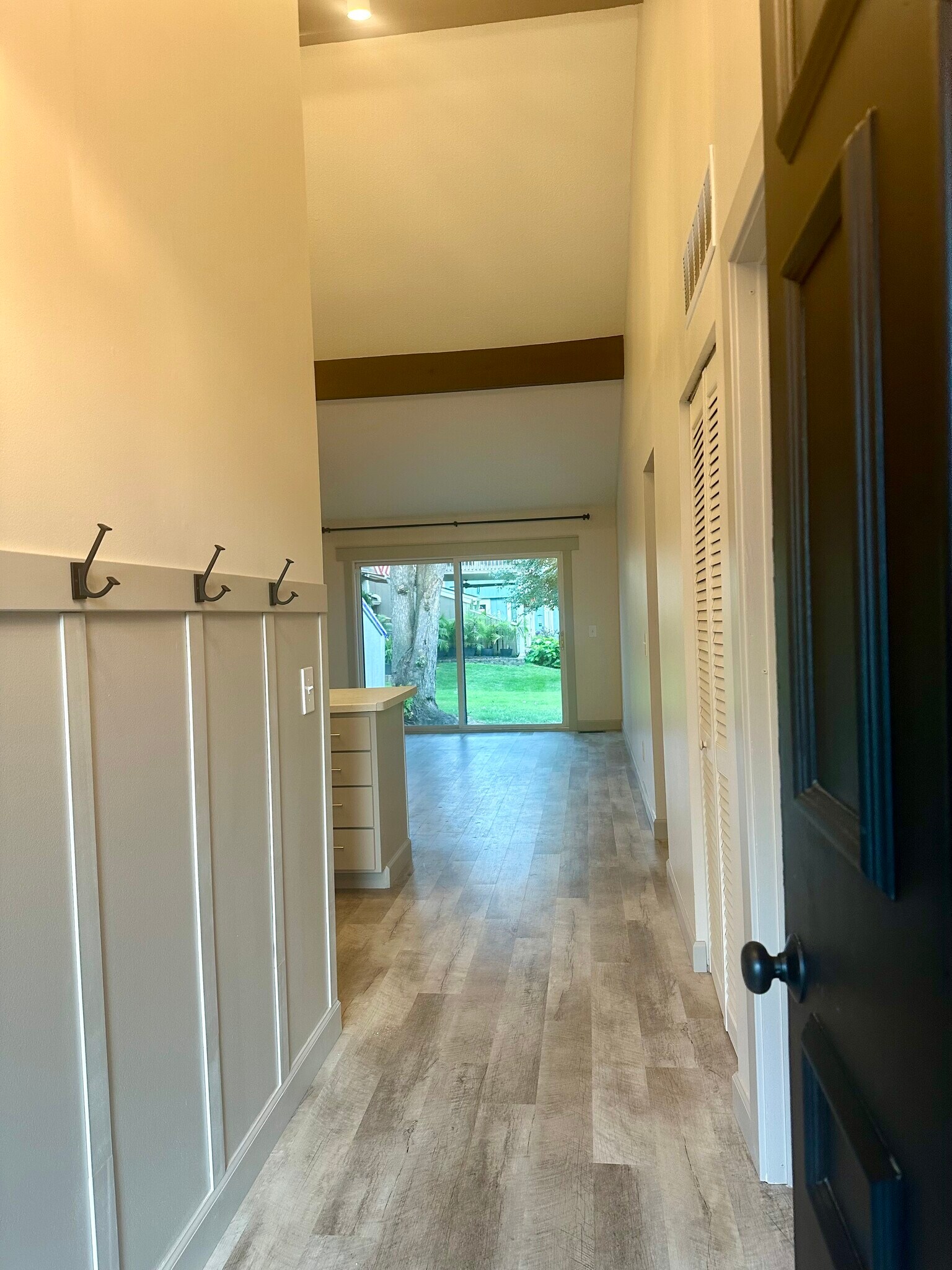 Building Photo - 61 Breezy Knoll Ln