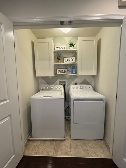 Building Photo - 721 Bender Rd