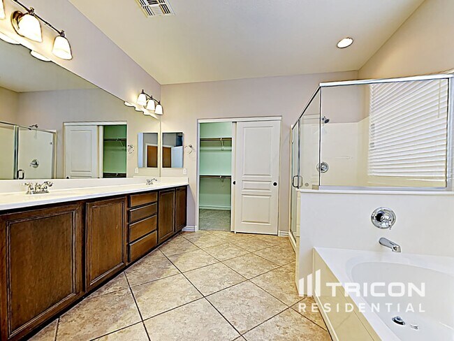 Building Photo - 37878 W Olivo St