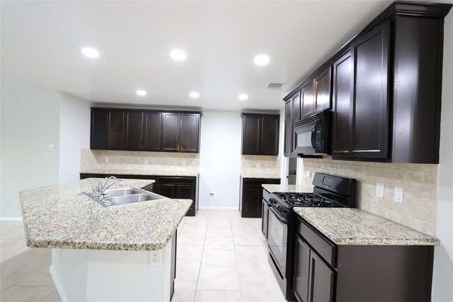 Building Photo - 17614 Glade Landing Ln