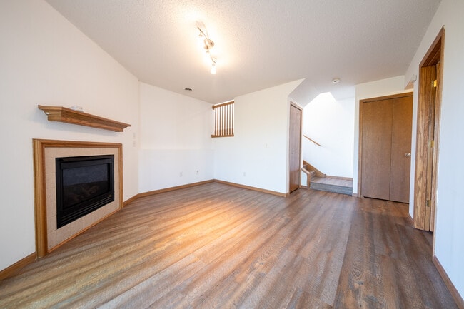 Building Photo - 4892 Bluff Heights Trail SE