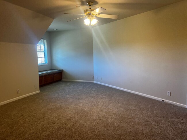 Building Photo - MORGAN HILL Expansive 6 bedroom, 4.5 bathroom home