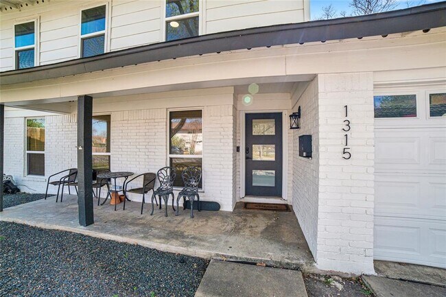 Building Photo - 1315 Quail Park Dr