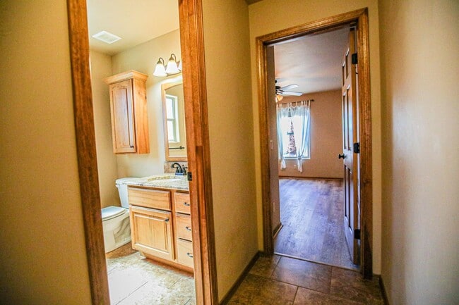 Building Photo - Beautiful 4 Bedroom/2 Bath Home