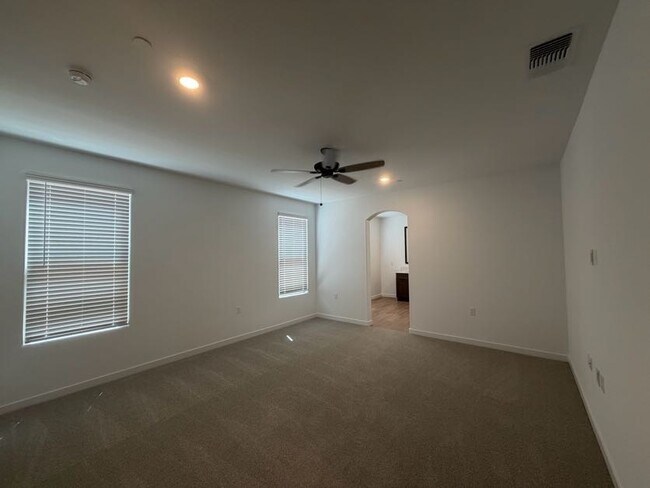 Building Photo - 8729 Ponderosa Ave