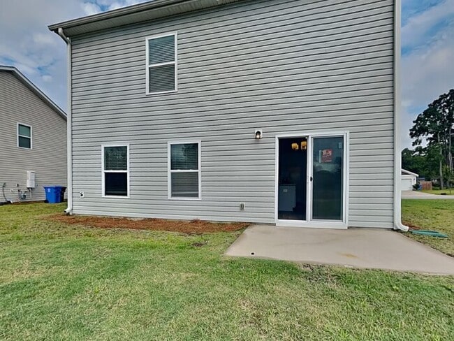 Building Photo - 118 Bent Holly Dr