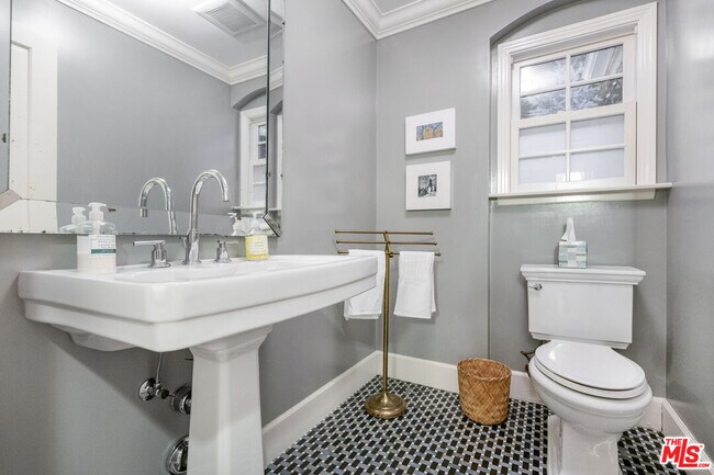 Building Photo - 163 Acari Dr