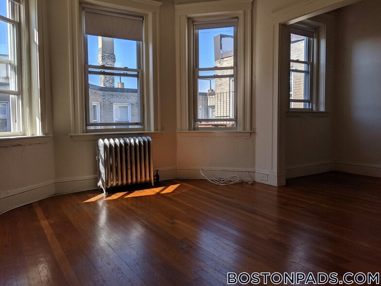 Building Photo - 1179 Boylston St