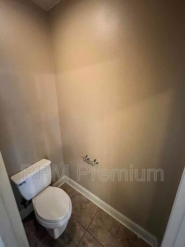 Building Photo - 3995 Water Oak Dr