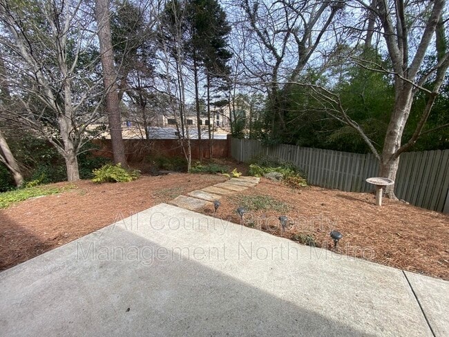 Building Photo - 2024 Belridge Ct