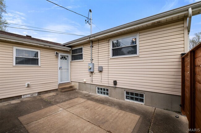 Building Photo - 526 Lynn Haven Ln