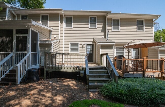 Building Photo - A must see 2 BEDROOM Townhome ! Convenient...