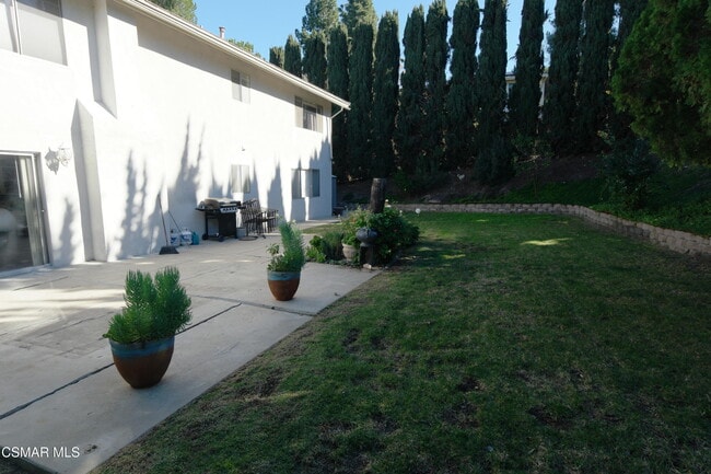 Building Photo - 2062 Sapra St