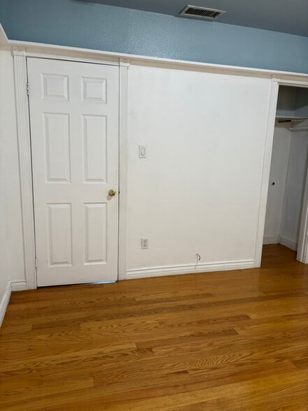 Building Photo - 452 N Alexander St