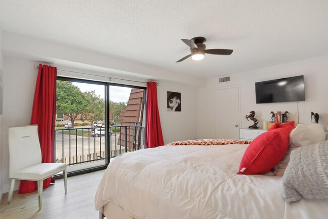 Building Photo - 1614 16th Ln