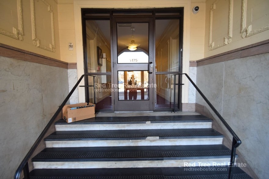 Building Photo - 1175 Boylston St