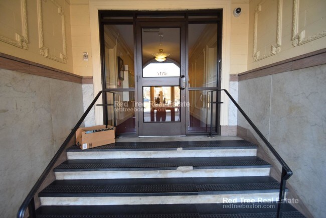 Building Photo - 1175 Boylston St