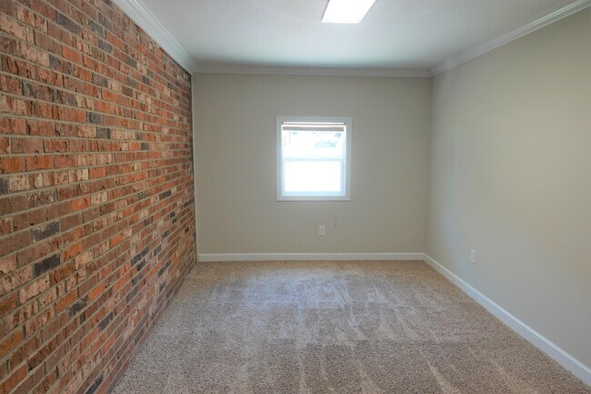 Building Photo - 115 Konnarock Cir